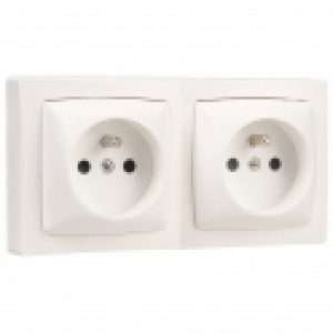 Prise blanche 2x2P+T précâblée Saillie complet – Legrand