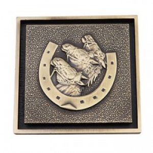 Bonde de drainage d&rsquo;eau à motif de têtes des chevaux en laiton antique