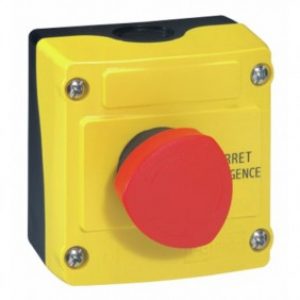 Boîte équipée avec bouton « coup de poing »