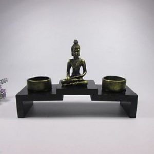 Bougeoir Candélabre, Bouddha Figurine sur piédestal avec deux photophores en Polyrésine et Bois