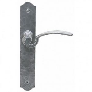 Béquilles sur plaques – fer martelé cémenté patiné – Mirande