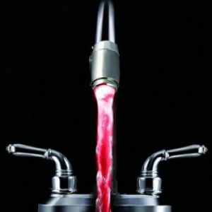 Buse de robinet à couleur rouge