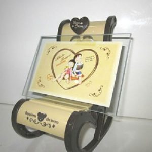 Cadre photo de style contemporain en forme chaise en plastique