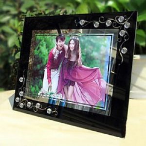 Cadre photo de style contemporain en verre noir orné de cristal