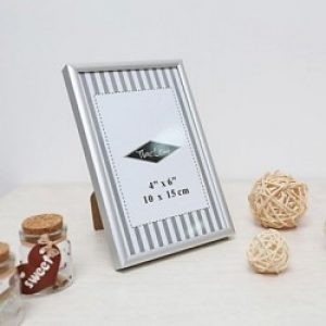 Cadre photo de style moderne en acrylique et aluminium