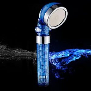 Douchette à main contenant des anions purificateurs