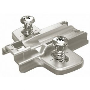 Embases cruciformes avec vis prémontées – Sensys et Intermat