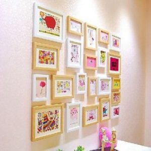 Ensemble de 22 cadres photos de style contemporain en bois