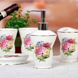 Ensemble de 5 pièces d&rsquo;accessoire de salle de bain blanc en céramique