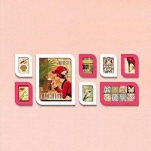 Ensemble de 8 cadres photos de style contemporain en bois rose et blanc