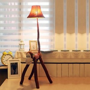Lampadaire sous forme de singe