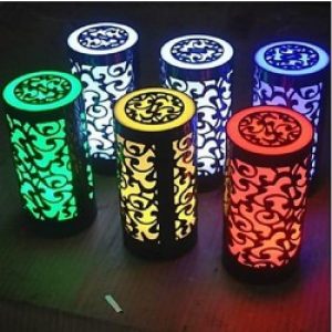 Lampe de table LED sous forme de cylindre