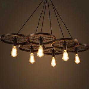 Lustre style rustique, 6 lampes à Roues en Métal