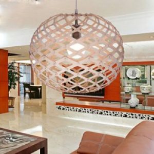 Lustre Vintage à Boule en Bois