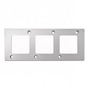Plaque de finition 3 postes pour appareillage anti-vandalisme