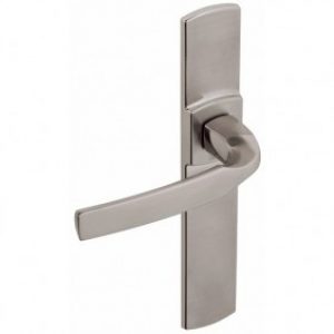 Poignées de porte sur grandes plaques – Artis