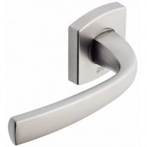 Poignées de portes sur rosaces – Muze chromé velours