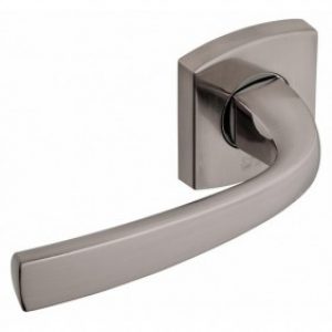 Poignées de portes sur rosaces – Muze platine