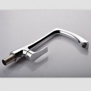 Robinet de cuisine contemporain à bec de 90° argenté