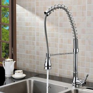 Robinet de cuisine mitigeur avec conduit d’eau en ressort, un robinet muni d’une seule poignée et fini en métal chromé pour un style contemporain