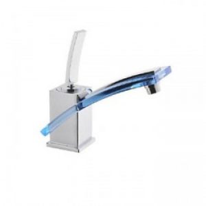 Robinet de lavabo avec bec en verre de couleur bleu et finition en chrome