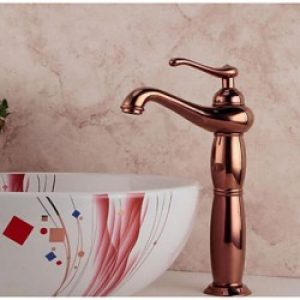 Robinet de lavabo couleur rose or muni d’une poignée et fini en cuivre