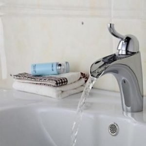 Robinet de lavabo moderne à la forme arrondie, finition chrome