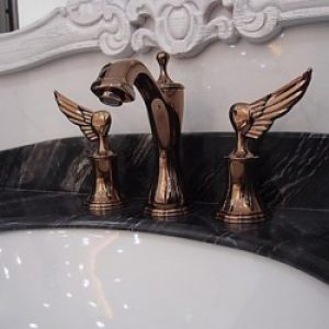 Robinet de lavabo style classique finition rose dorée