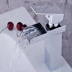 Robinet d&rsquo;évier cascade, un robinet de design contemporain et simple fini en chrome (un seul trou d&rsquo;installation)