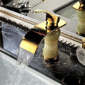 Robinet d&rsquo;évier dorée effet cascade, à poignée unique style contemporain