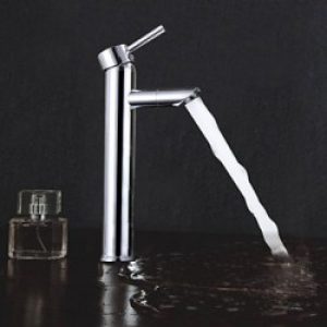 Robinet d&rsquo;évier (grand) style contemporain fini en chrome, un robinet à poignée unique