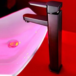 Robinet d&rsquo;évier massif en laiton , un robinet à unique poignée fini cuivre