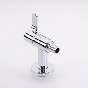 Robinet en laiton chromé à la limite d&rsquo;eau de lavage de la machine à laver