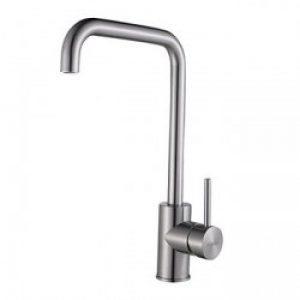 Robinet massif de cuisine fini en chrome et muni d’une seule poignée