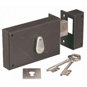 Serrure en applique horizontale –  pêne dormant – clef à gorges