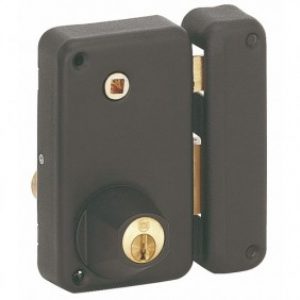 Serrure en applique verticale à fouillot à cylindre rond – Optimum