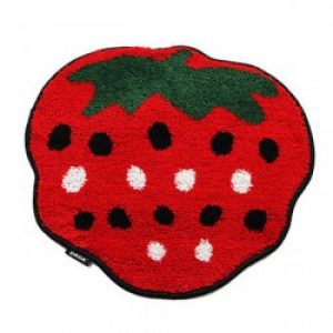 Tapis de bain en microfibre et polyester à la forme d&rsquo;une fraise ( 50 x 60 cm )