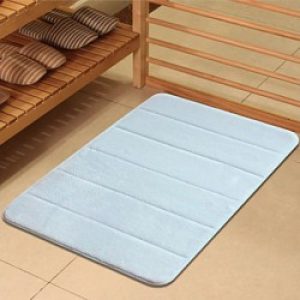Tapis de bain mousse à mémoire en bleu ciel ( 40 x 60 cm )