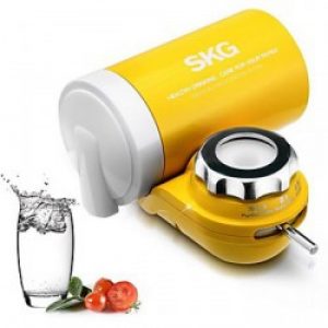 Ultra-purificateur d&rsquo;eau muni d&rsquo;un filtre à charbon