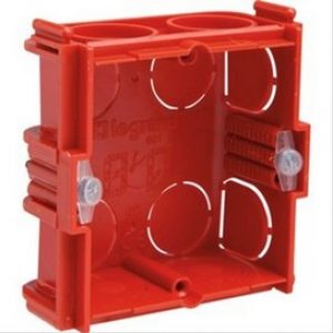 Boîte d’encastrement carrée Batibox maçonnerie Legrand NF prof. 40mm 4 postes