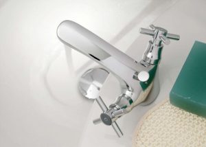 Mitigeur Lavabo Vado Vecta Avec Vidage À Tirette Chromé VEC-100/CD-C/P