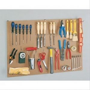 Panneau porte-outils perforé avec crochets