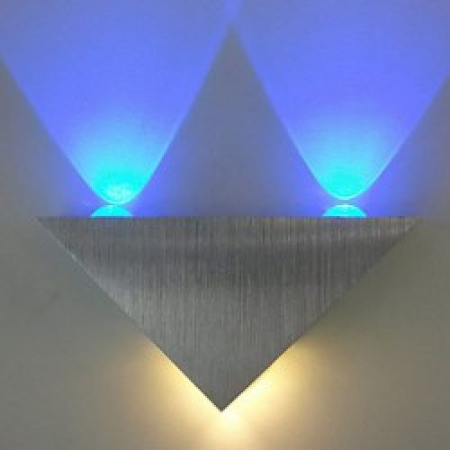 Applique murale de forme triangulaire en aluminium à 3 diffuseurs de lumière 8.5 cm de hauteur
