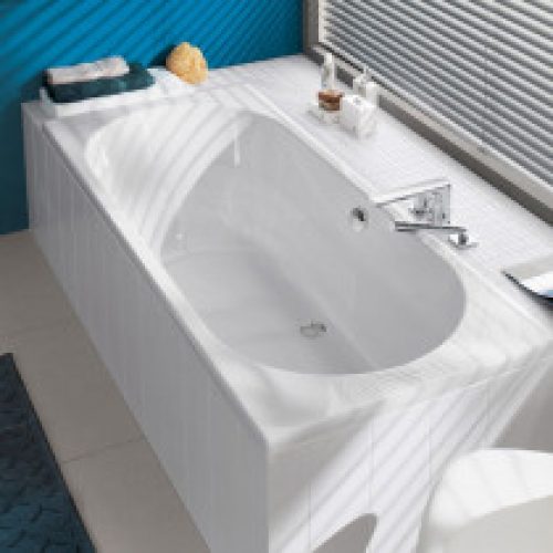 Baignoire acrylique Villeroy et Boch O.Novo avec pare bain Ibiza Kinedo