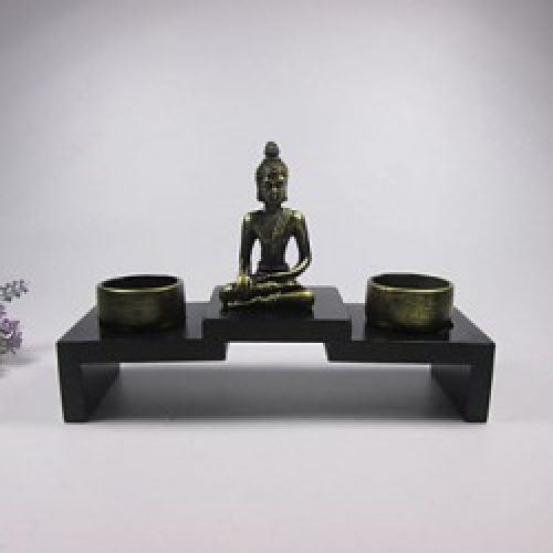 Bougeoir Candélabre, Bouddha Figurine sur piédestal avec deux photophores en Polyrésine et Bois