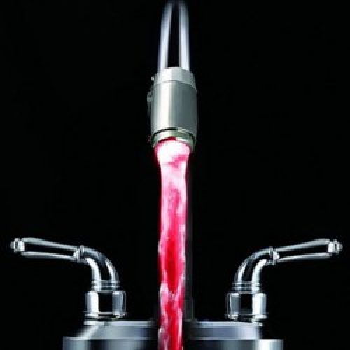 Buse de robinet à couleur rouge