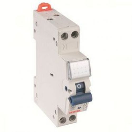 Disj Gewiss PH+N connexion à vis courbe C 20A NF