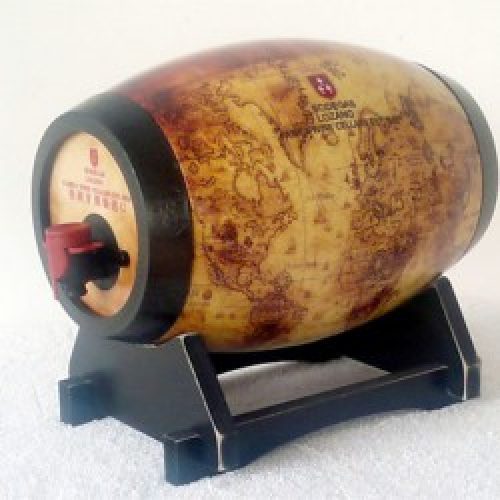 Distributeur de boisson de style classique à motif carte en bois