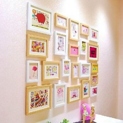 Ensemble de 22 cadres photos de style contemporain en bois