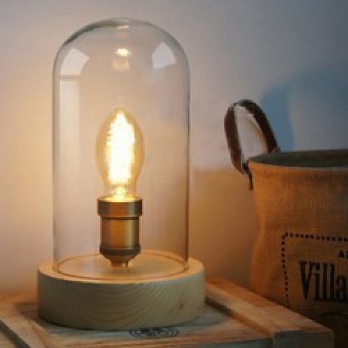 Lampe de table en bois